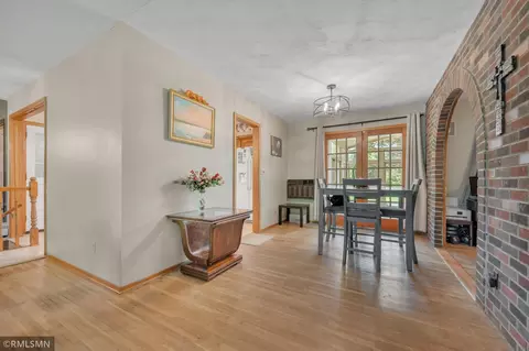 Entry Way - 2102 Jade Ln, Eagan, MN 55122 photo 5 of 8