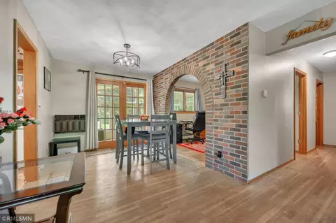 Entry Way - 2102 Jade Ln, Eagan, MN 55122 photo 6 of 8