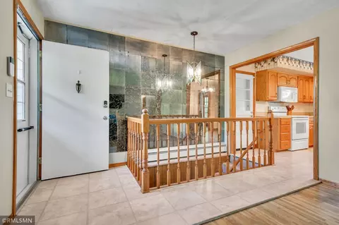 Entry Way - 2102 Jade Ln, Eagan, MN 55122 photo 1 of 8