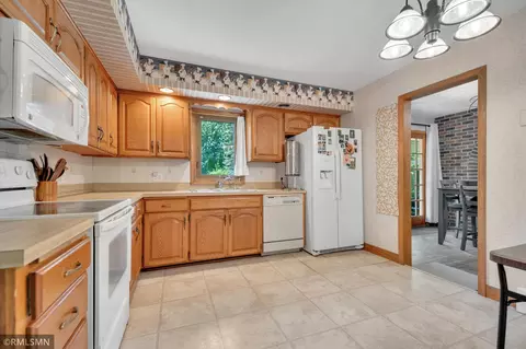Kitchen - 2102 Jade Ln, Eagan, MN 55122 photo 2 of 3