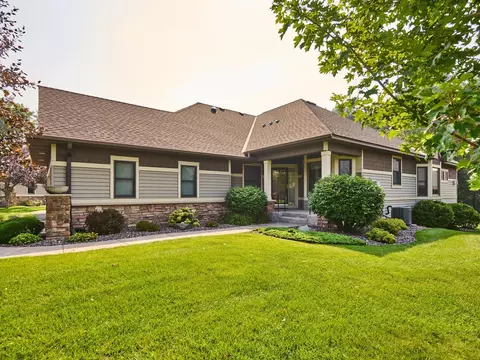 1315 Holly Ave N, Oakdale, MN 55128