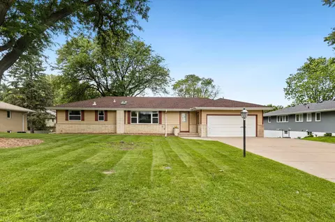 1031 Toledo Ave N, Golden Valley, MN 55422