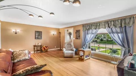 Living - 1102 3rd St SW, Willmar, MN 56201 photo 3 of 3