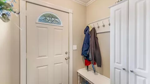 Entry Way - 1102 3rd St SW, Willmar, MN 56201 photo 1 of 7