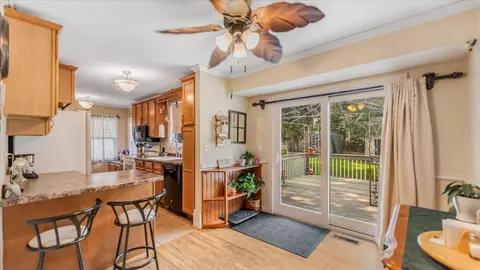 Entry Way - 1102 3rd St SW, Willmar, MN 56201 photo 3 of 7
