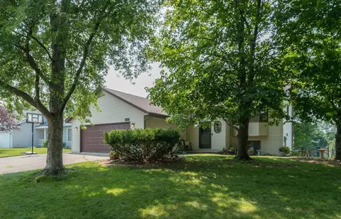 13832 York Ave S, Burnsville, MN 55337