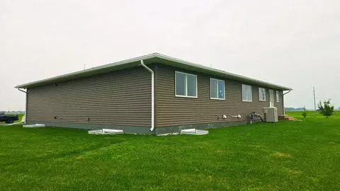 Exterior - 1400 Cheryl Ave, Marshall, MN 56258 photo 4 of 4