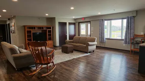 Living - 1400 Cheryl Ave, Marshall, MN 56258 photo 2 of 4