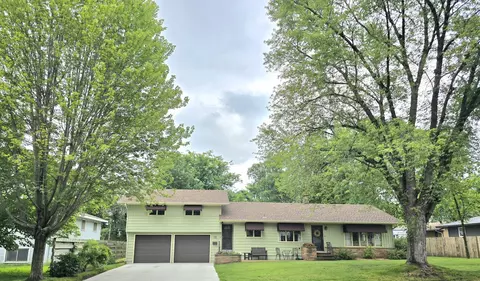 112 Summit Ave S, Sauk Rapids, MN 56379