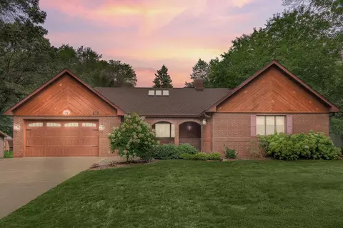 275 Frankland St, Mahtomedi, MN 55115