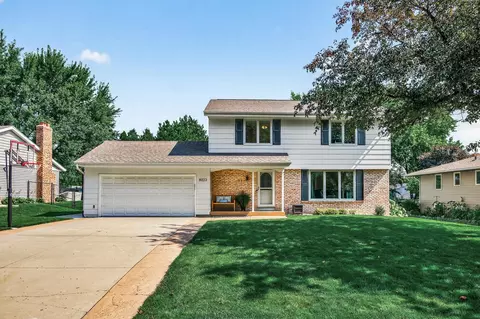 8023 Dakota Ave, Chanhassen, MN 55317
