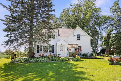 22447 150th St, Hutchinson, MN 55350