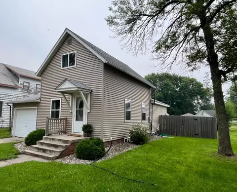 874 Pine St, Wabasso, MN 56293