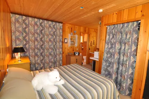 Bedroom - 4069 Long Beach Dr NW, Hackensack, MN 56452 photo 5 of 6