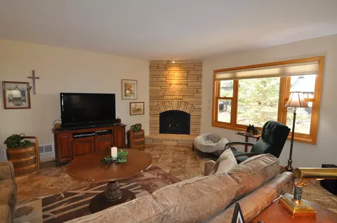 Living - 4069 Long Beach Dr NW, Hackensack, MN 56452 photo 2 of 3