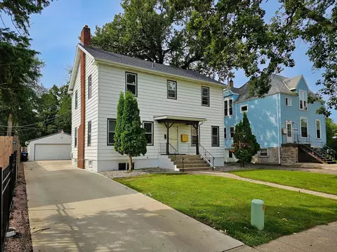 344 6th Ave S, Fargo, ND 58103