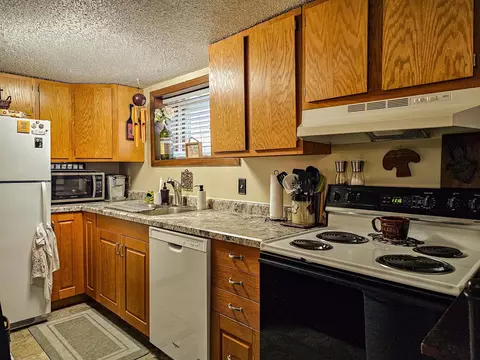 Kitchen - 344 6th Ave S, Fargo, ND 58103 photo 6 of 6