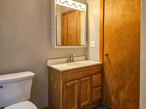 Bath - 344 6th Ave S, Fargo, ND 58103 photo 2 of 3