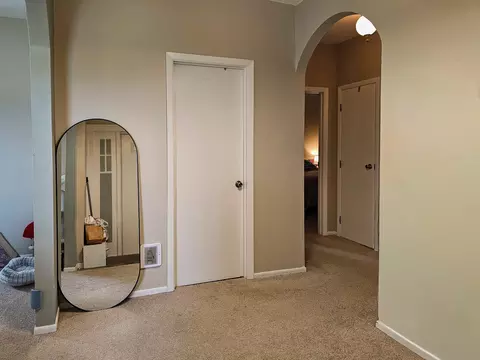 Entry Way - 344 6th Ave S, Fargo, ND 58103 photo 2 of 4