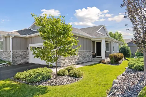 5053 Sunstream Ln, Woodbury, MN 55129
