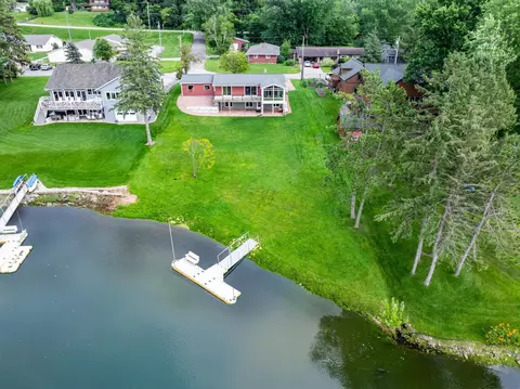 17249 Lake Ct, Galesville, WI 54630
