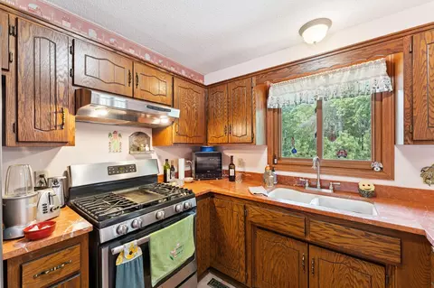 Kitchen - 7715 118th Ave N, Champlin, MN 55316 photo 3 of 3