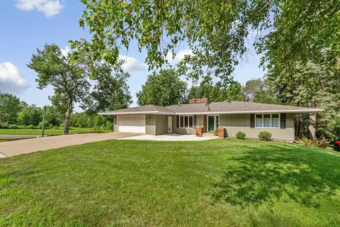 1010 11th Ave NE, Faribault, MN 55021