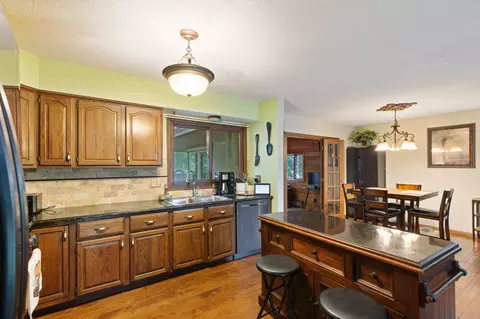 1696 Walnut Ct, Eagan, MN 55122 photo 16