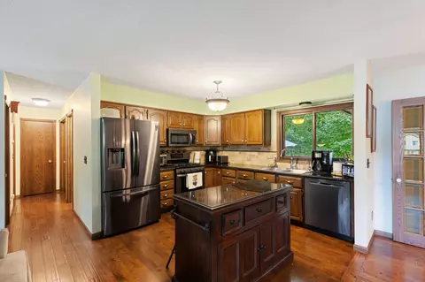 1696 Walnut Ct, Eagan, MN 55122 photo 15