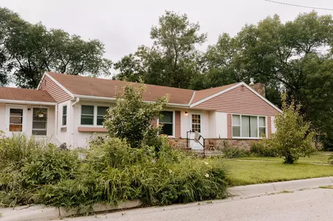 Exterior - 209 Oregon Ave, Morris, MN 56267 photo 2 of 7