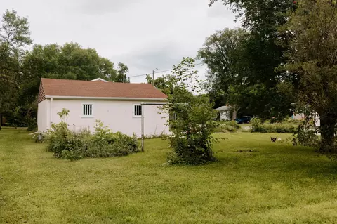 Exterior - 209 Oregon Ave, Morris, MN 56267 photo 6 of 7