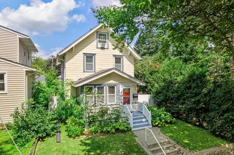 1919 Ivy Ave E, Saint Paul, MN 55119