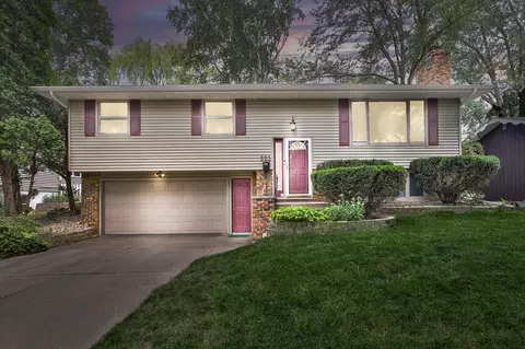 523 26th St NW, Rochester, MN 55901