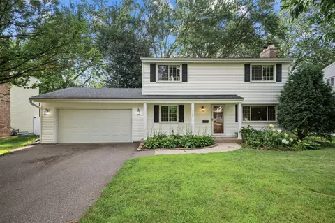 6708 Ridgeview Dr, Edina, MN 55439