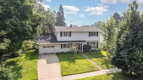 42 Nelson St, Saint Paul, MN 55119