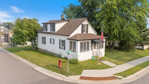 2 1st St, Nashwauk, MN 55769
