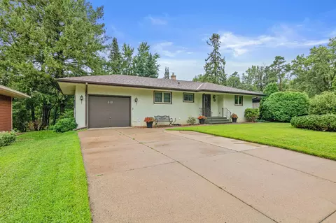 512 Glenwood Ave, Roseville, MN 55113
