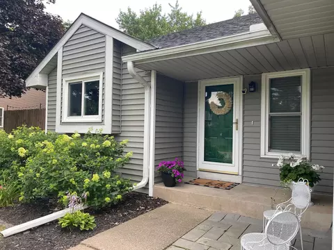 9719 Penn Ave N, Brooklyn Park, MN 55444