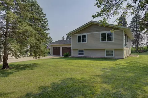 9390 Edgebrook Dr, Northfield, MN 55057