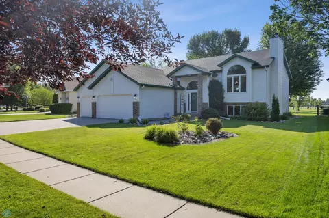 1431 Maple Ln, West Fargo, ND 58078