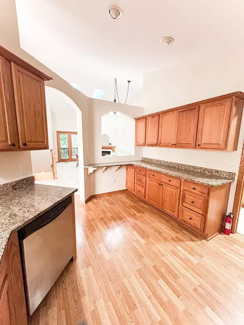 Kitchen - 3408 Eagan Oaks Ct, Eagan, MN 55123 photo 4 of 5