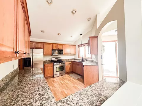 Kitchen - 3408 Eagan Oaks Ct, Eagan, MN 55123 photo 1 of 5