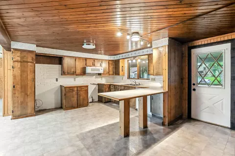 Kitchen - 101 Maple St, Danube, MN 56230 photo 2 of 2