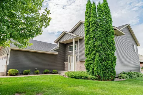 1406 English Ave NW, New Prague, MN 56071