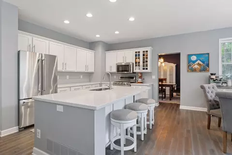 9151 Tyne Ln, Inver Grove Heights, MN 55077