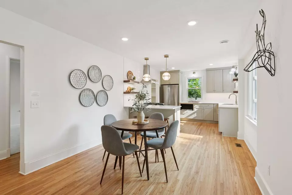 Dining - 2930 Salem Ave, Saint Louis Park, MN 55416 photo 1 of 5