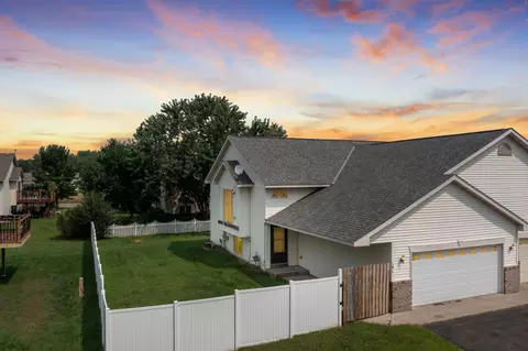1410 3rd St S, Princeton, MN 55371