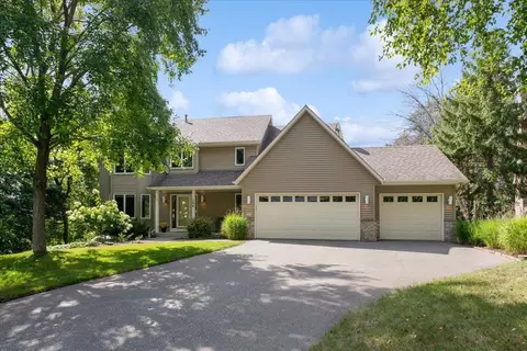 104 Crestridge Dr, Burnsville, MN 55337