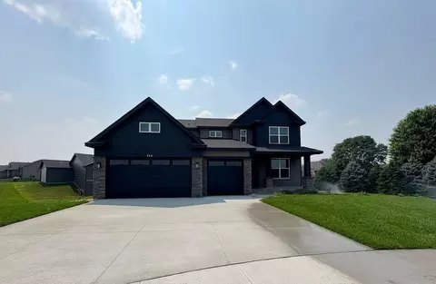 922 Milborne Ln NW, Rochester, MN 55901