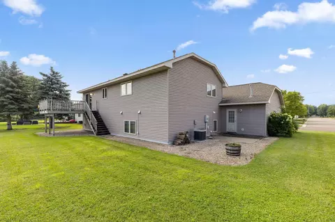 Exterior - 1305 18th St E, Glencoe, MN 55336 photo 4 of 4